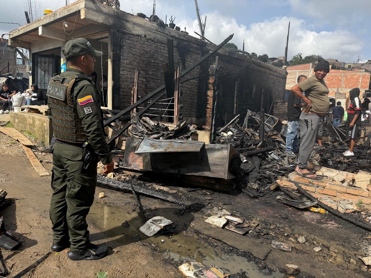 Con estas acciones, la Policía Nacional de Colombia fortalece los lazos con las comunidades payanesas, promoviendo solidaridad y bienestar para las familias más afectadas.