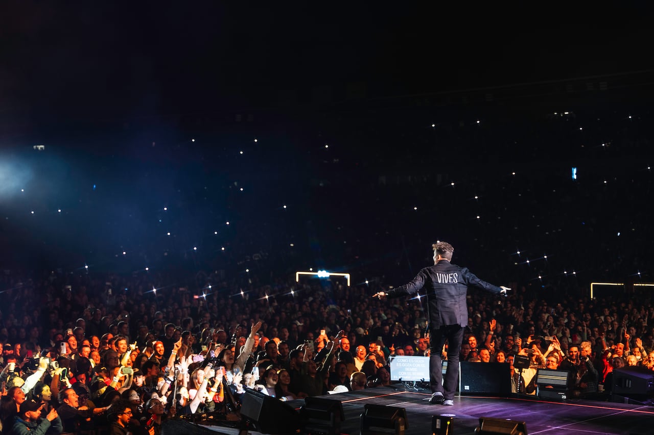 Más de 40 mil personas llenaron El Campín para celebrar los 30 años de carrera de Carlos Vives.