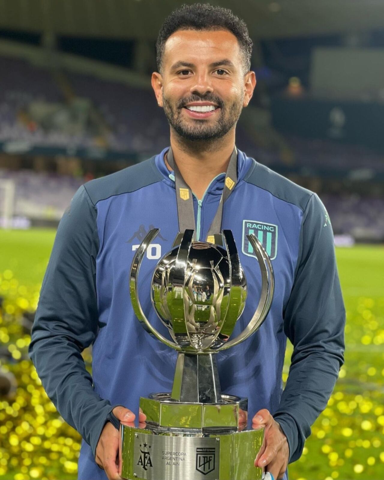 Edwin Cardona en la obtención de un título con Racing