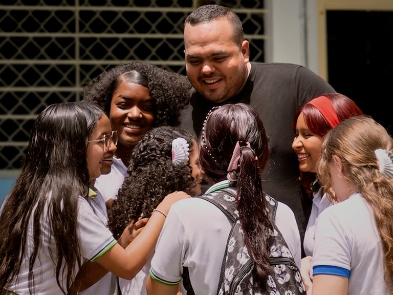 Cali tiene un representante en la final de Titanes Caracol 2026: Andrew Tocora, cofundador y director ejecutivo de la Fundación Ser para Ser, es uno de los cinco finalistas en la categoría Educación de Calidad y Desarrollo de Capacidades.