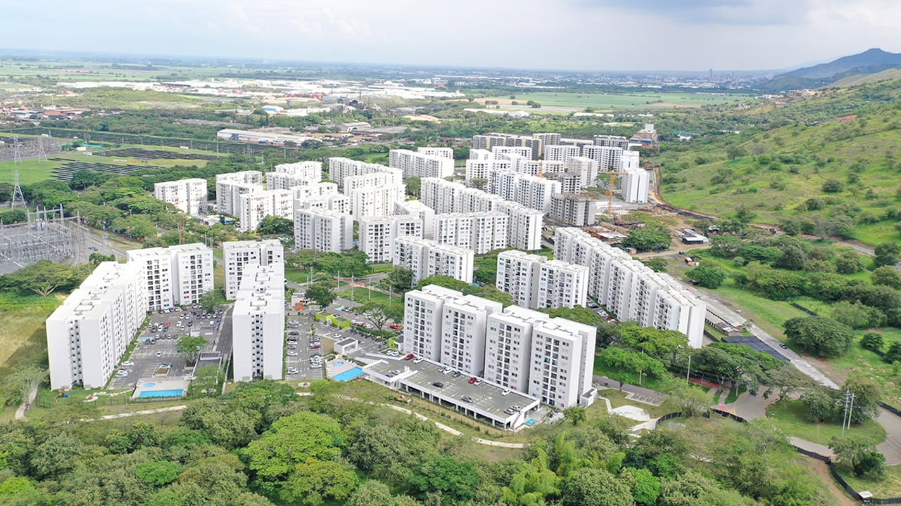 Ciudad Guabinas es un macroproyecto de la Constructura Jaramillo Mora que está bajo el concepto de una ciudad nueva y moderna. Conozca sus fortalezas.