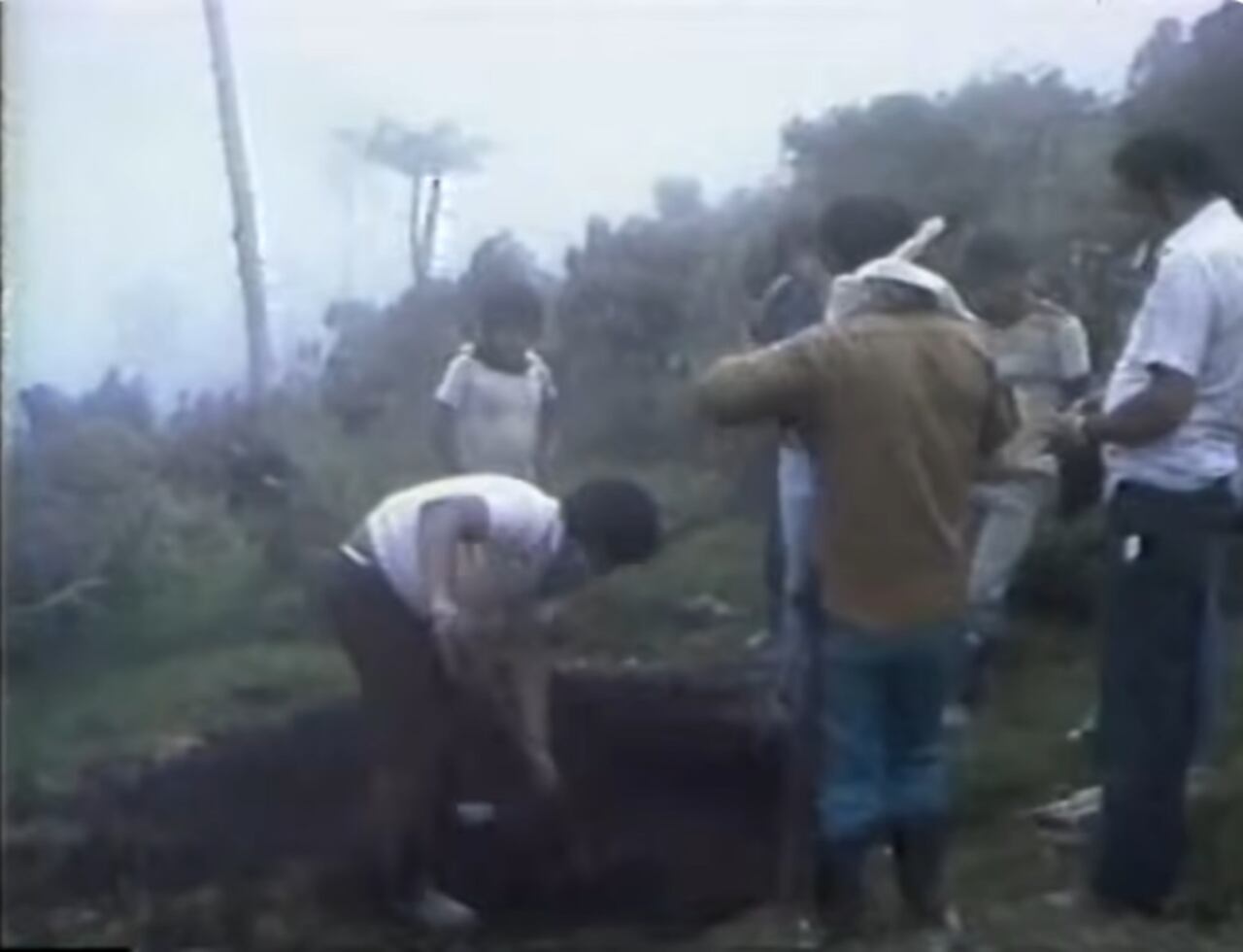 Tras la masacre se encontraron numerosas fosas comunes en las que se encontraron cuerpos de personas que fueron asesinadas al interior del grupo guerrillero.