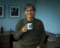 Jose Echeverri es un reconocido conferencista y referente en temas de liderazgo y ha liderado equipos por más de 30 años en diversas compañías.