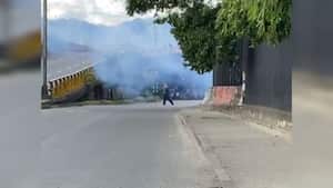 Las vías de la zona están cerradas por la protesta