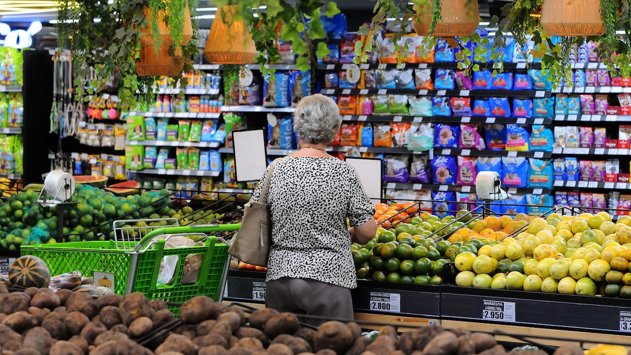 Cali: Cuanto cuesta mercar en Cali ?. Incremento de los precios en la galería y supermercados de la ciudad. Foto José L Guzmán. El País, sept 14-23
