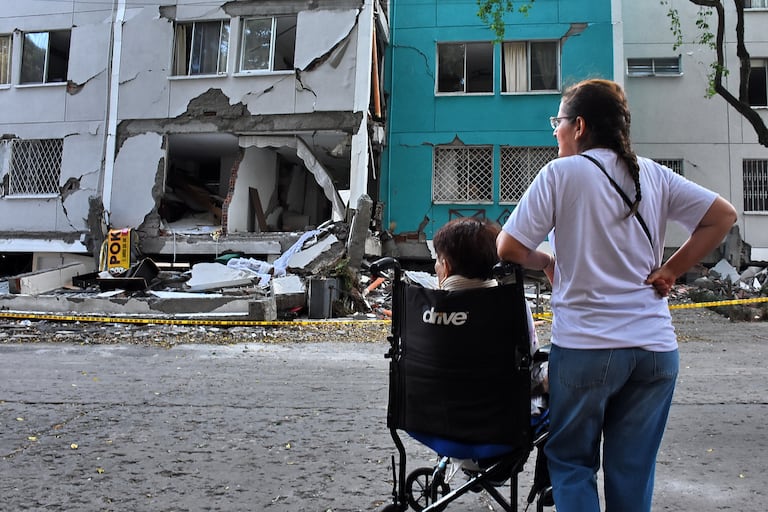 Tema de Domingo No Usar, Damnificados Edificio María Laureles y Cuarto de Legua.