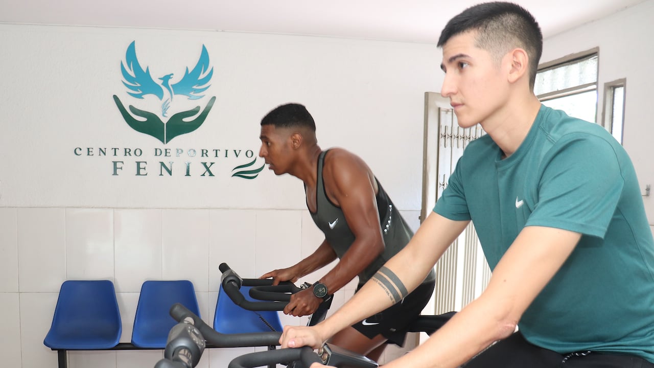 ACONDICIONAMIENTO FÍSICO, GIMNASIO, PESAS, EJERCICIO, SALUD, DEPORTE, CALI