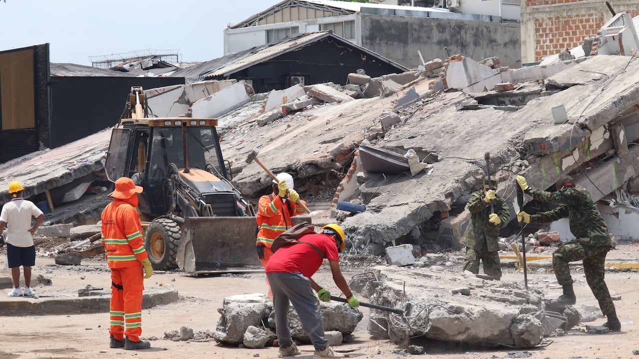 Terremoto en Cali afectaciones y demolición de estructuras colapsadas en la calle quinta con 44