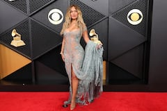 Karol G fue muy elogiada con su traje en la gala de los Grammy.