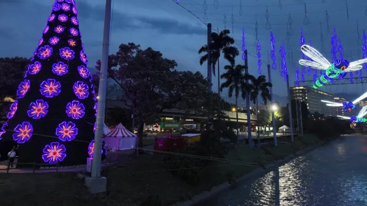 Los Alumbrados pueden visitarse hasta el 12 de enero de 2026, en el horario de 6:00 de la tarde a 12:00 de la noche.