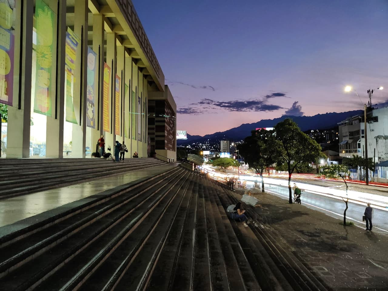 La Biblioteca Departamental Jorge Garces Borrero, hubicada en la Manzana del Saber en Cali. Foto Jorge Orozco.
