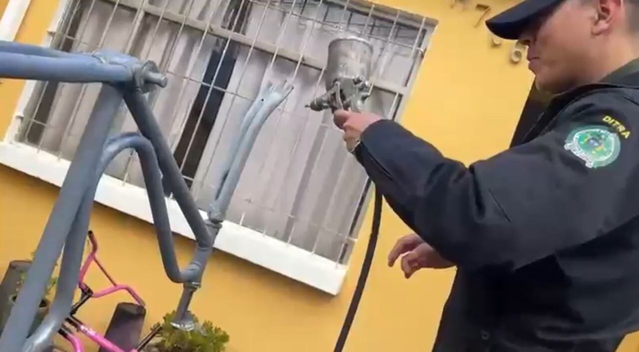 Las comunidades y comerciantes de esta población nariñense donaron los materiales o los recursos para la restauración de las bicicletas.