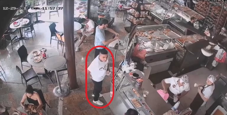 Panadería del sur de Cali donde, según el relato judicial, la banda identificó al fiscal Alcibiades Libreros Varela y a su hermano, minutos antes de iniciar el seguimiento que terminó en el homicidio.