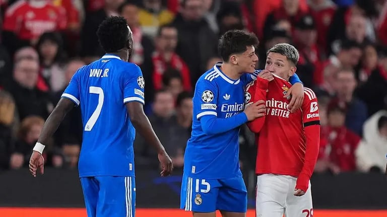 El incidente sucedió en el minuto 50 del partido, cuando el jugador del Real Madrid hizo un golazo y festejó bailando delante de la hinchada portuguesa.