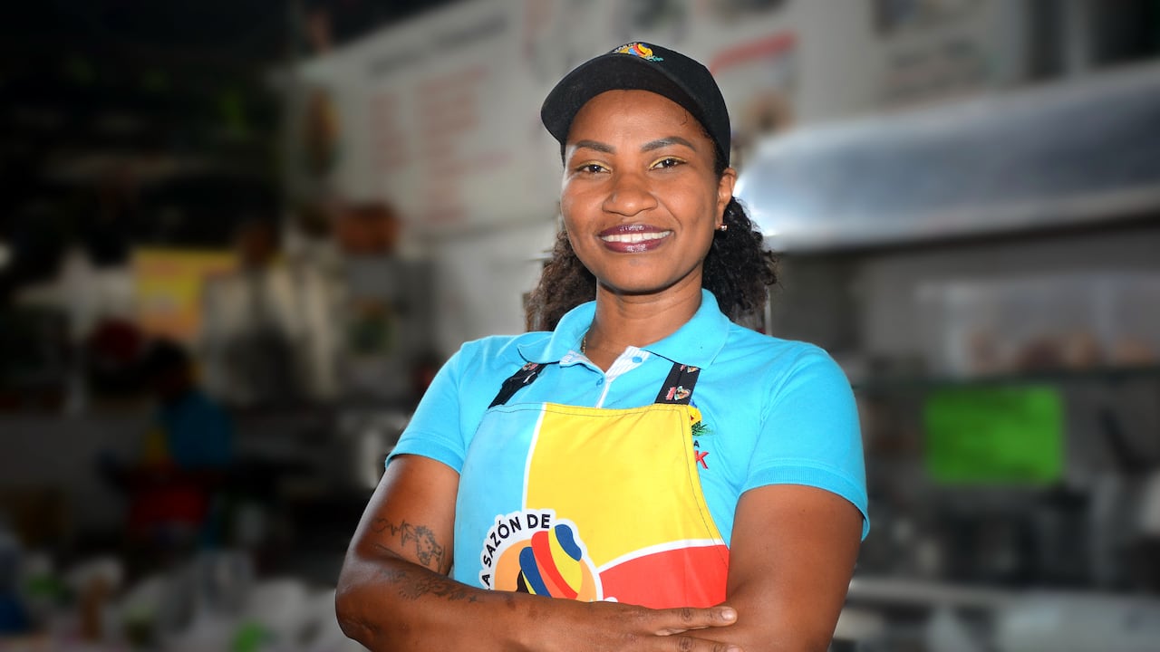 Monica Mina, propietaria del reconocido restaurante, La Sazón de la Negra Mónica en la galería El Porvenir.