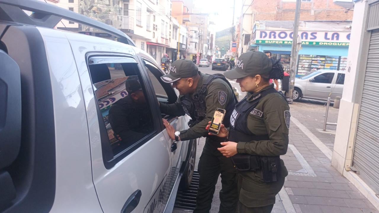 Las autoridades recomiendan a los ciudadanos verificar siempre las placas y compartir la ubicación en tiempo real