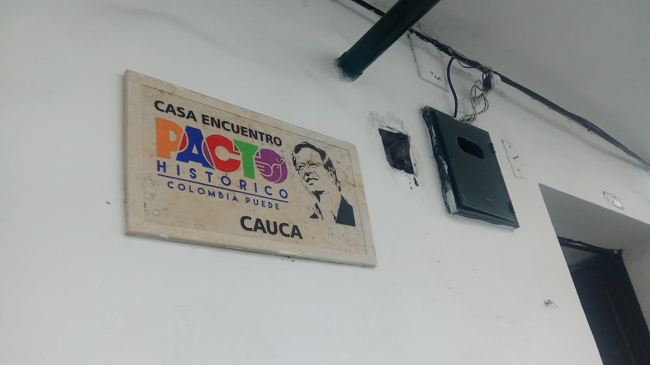 Iván Cepeda fue excluido de la consulta del ‘Frente por la vida’ luego de que el CNE argumentara que su participación constituiría una doble intervención en procesos electorales internos.