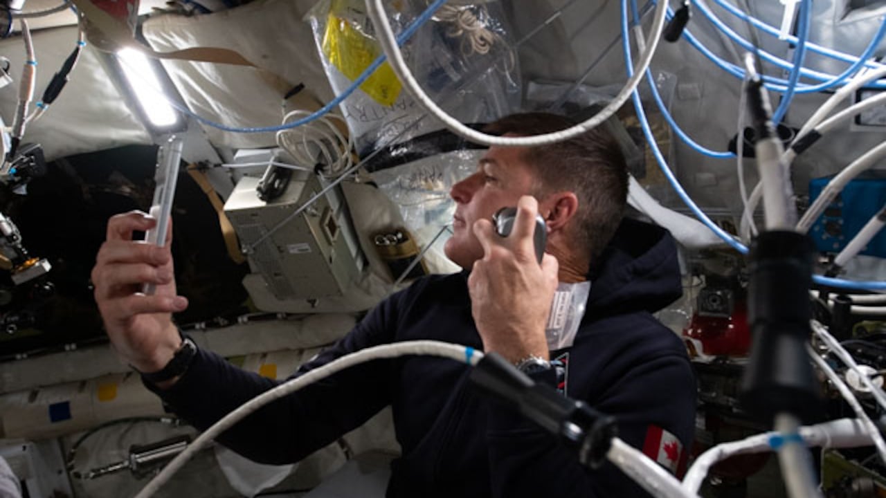 La nave Orión restableció comunicación con la Tierra luego de un esperado apagón.