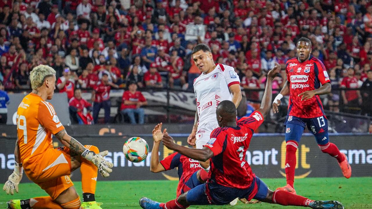 Juan Fernando Quintero durante el partido de Independiente Medellín vs. América de Cali