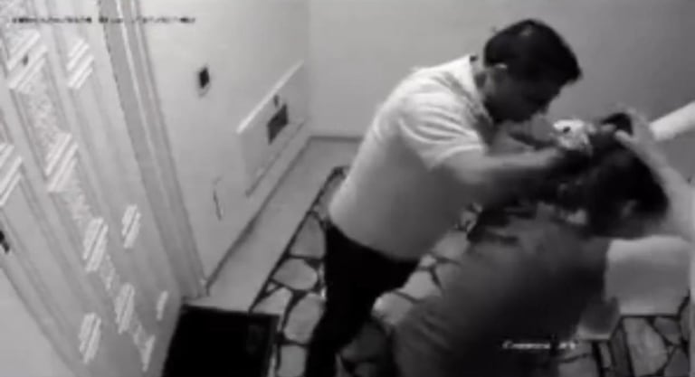 Francisco, el hombre que estuvo envuelto en un caso de acoso en un supermercado de Bogotá, también habría agredido físicamente a su esposa.