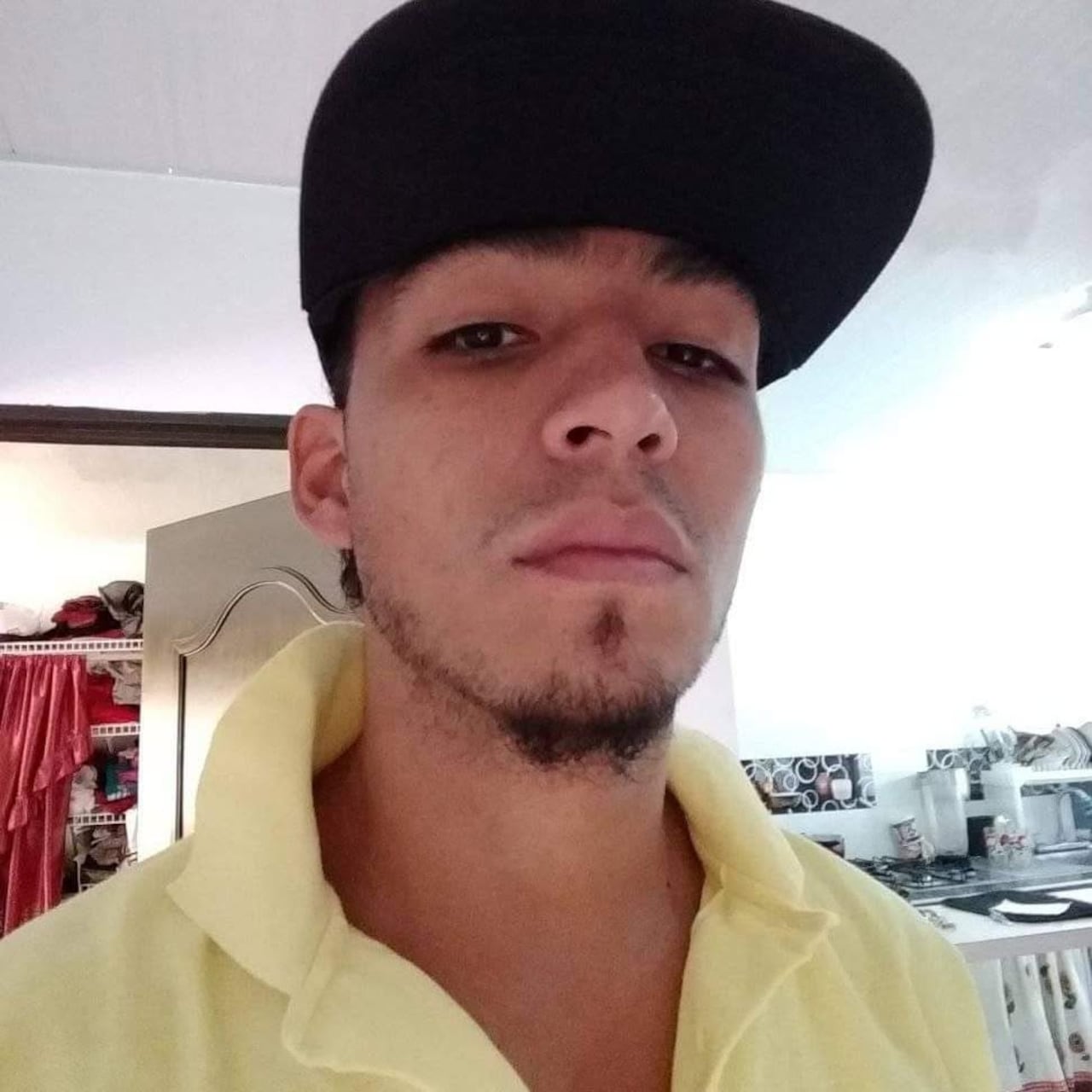 Kevin era hijo de una enfermera jefe y de un reconocido comerciante de Popayán. Su murte ha generado un gran impacto entre quienes lo conocieron, especialmente en la comunidad de la Universidad del Cauca, donde hoy lamentan la pérdida de un estudiante que estaba a pocos pasos de convertirse en profesional.
