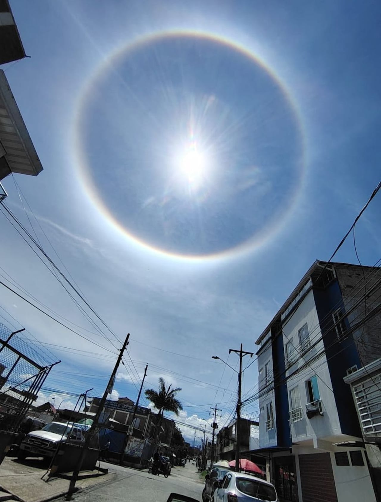 El espectáculo natural coincidió con el aniversario del terremoto de Popayán, despertando reflexiones entre los habitantes.