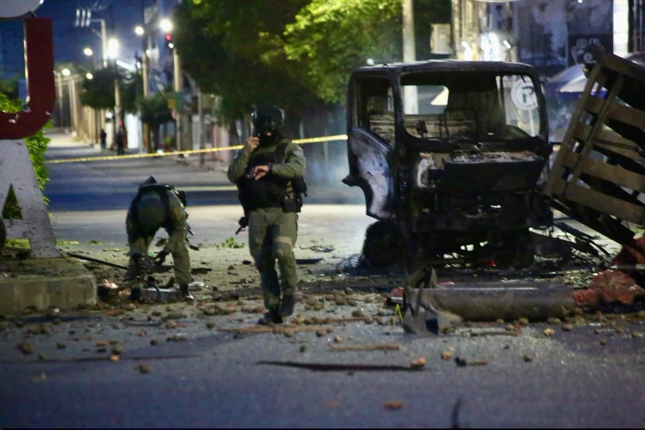 Ataque en Cúcuta con carrobomba en la madrugada de este sábado 1 de agosro, son más de quince policías heridos.