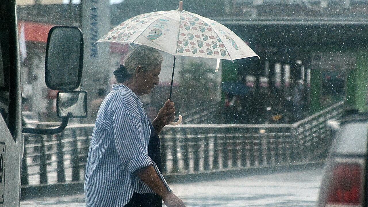 Sigue la temporada invernal en todo el Valle del Cauca. En Cali se presentan lluvias fuertes durante la noche y en el día lluvias fuertes, por corto tiempo. Foto Jorge Orozco