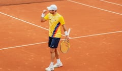 Nicolás Mejía durante el partido entre Colombia y Marruecos por la primera ronda de clasificación para la Copa Davis.