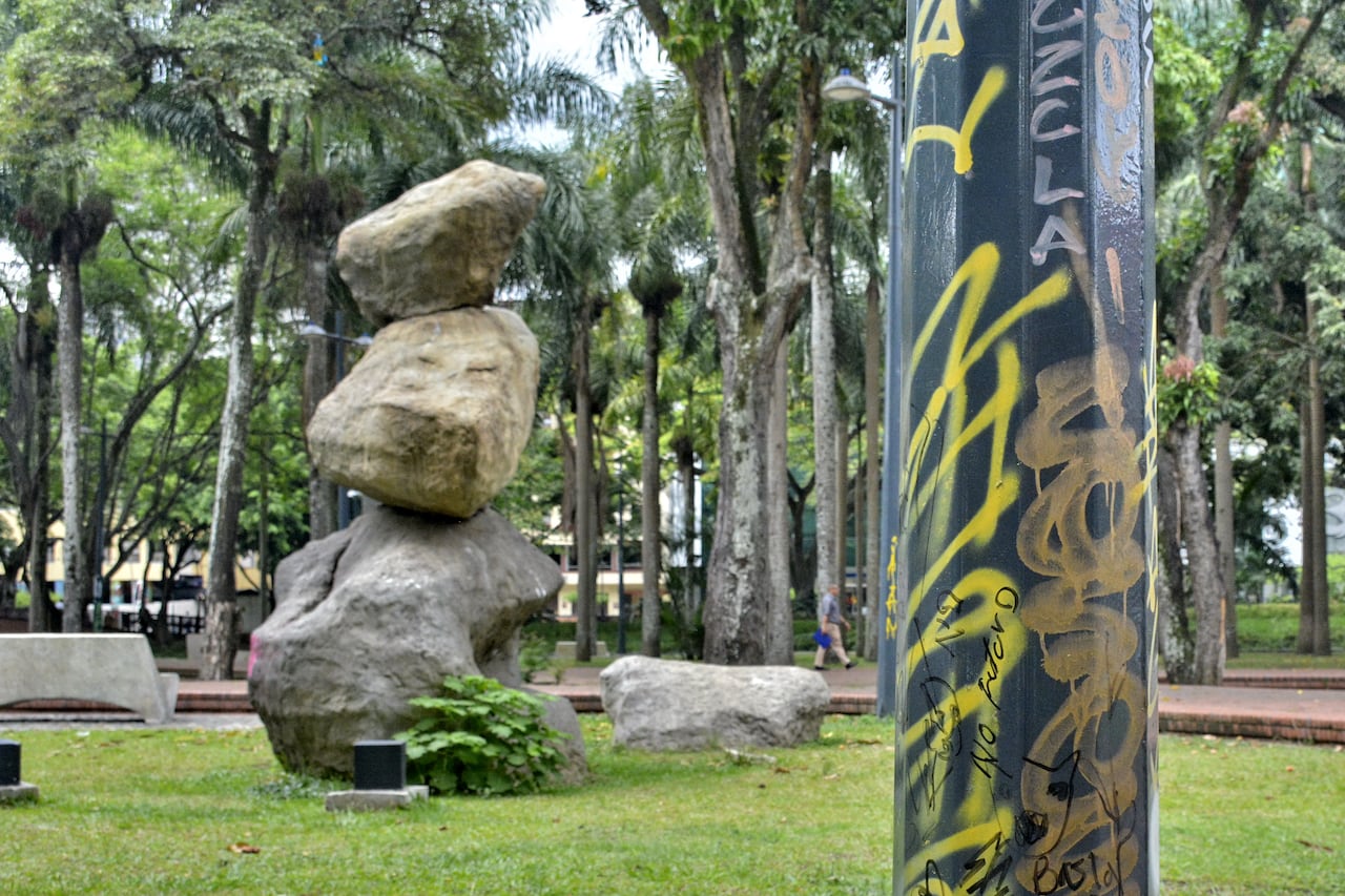 El Parque de las Piedras, es sitio de consumo de droga, el vandalismo y poca presencia de las autoridades tienen a este lugar convertido en un lunar justo al lado del CAM