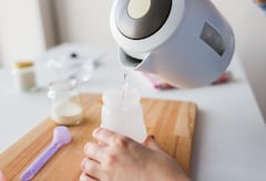 Si tiene uno de los lotes de fórmulas infantiles contaminados, alerte a las autoridades.