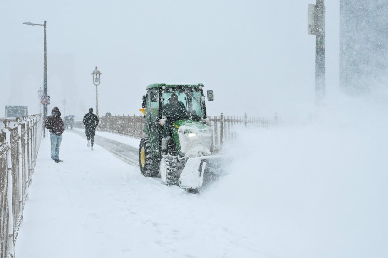 El 24 de enero, una enorme tormenta invernal azotó Estados Unidos hacia el noreste, dejando nieve y lluvia helada desde Nuevo México hasta Carolina del Norte.