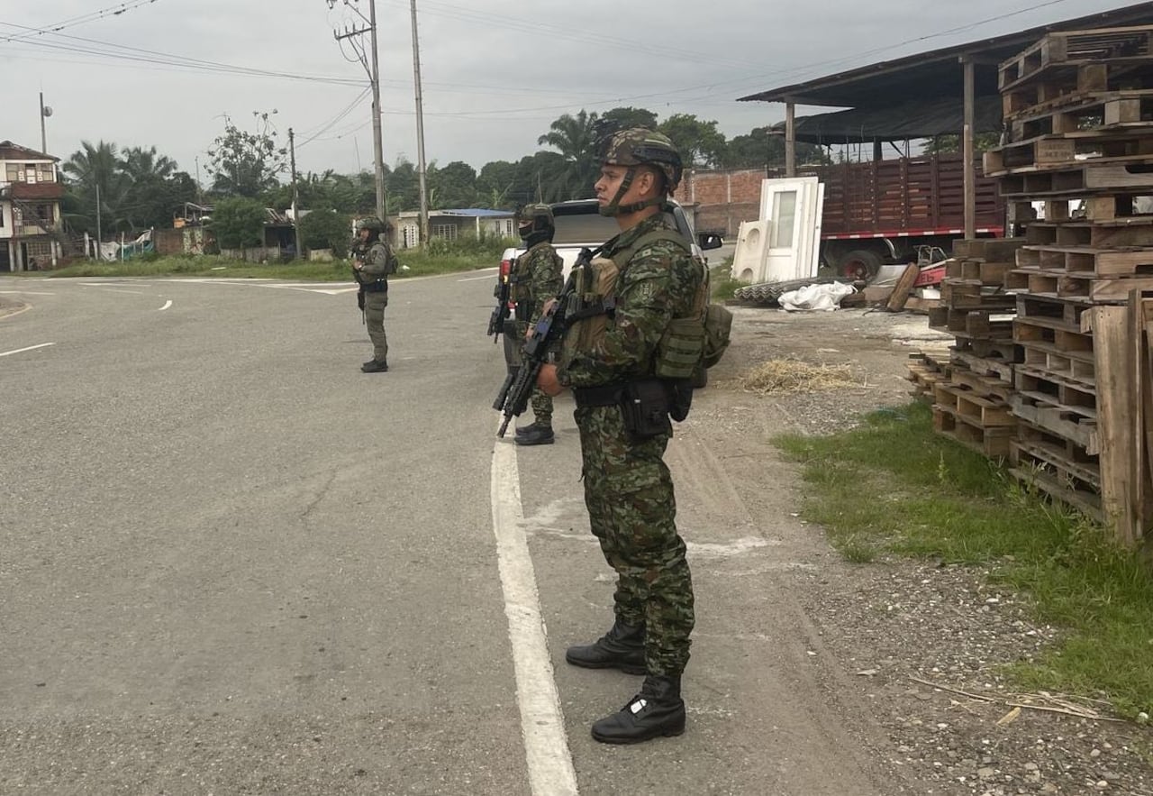 En el sector de El Escape, en el barrio El Hipódromo, un niño de 12 años resultó gravemente herido por una bala perdida durante un enfrentamiento armado.