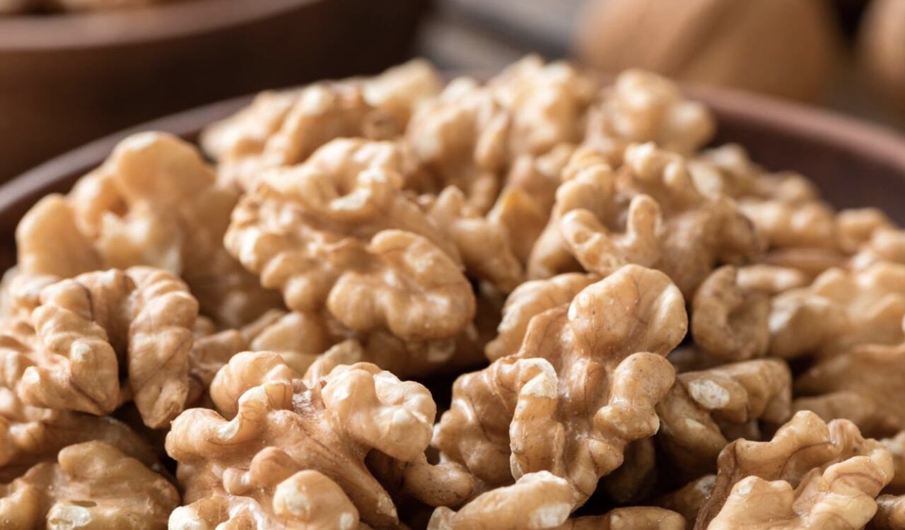 Las nueces aportan grandes beneficios para tener una piel tersa