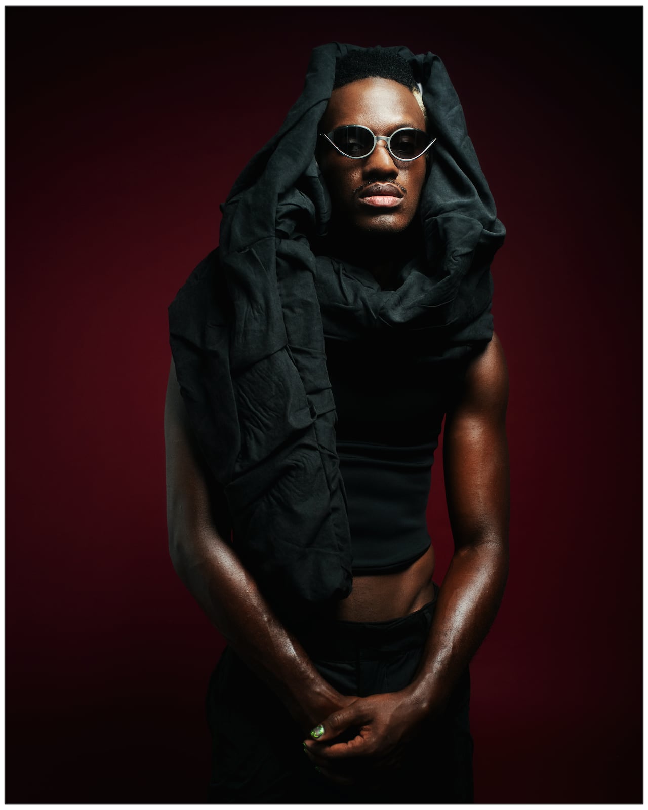 Junior Zamora tiene temas como Tilín Chilin, Obvio Bien, Mala Sangre, Algo Personal, entre otros.