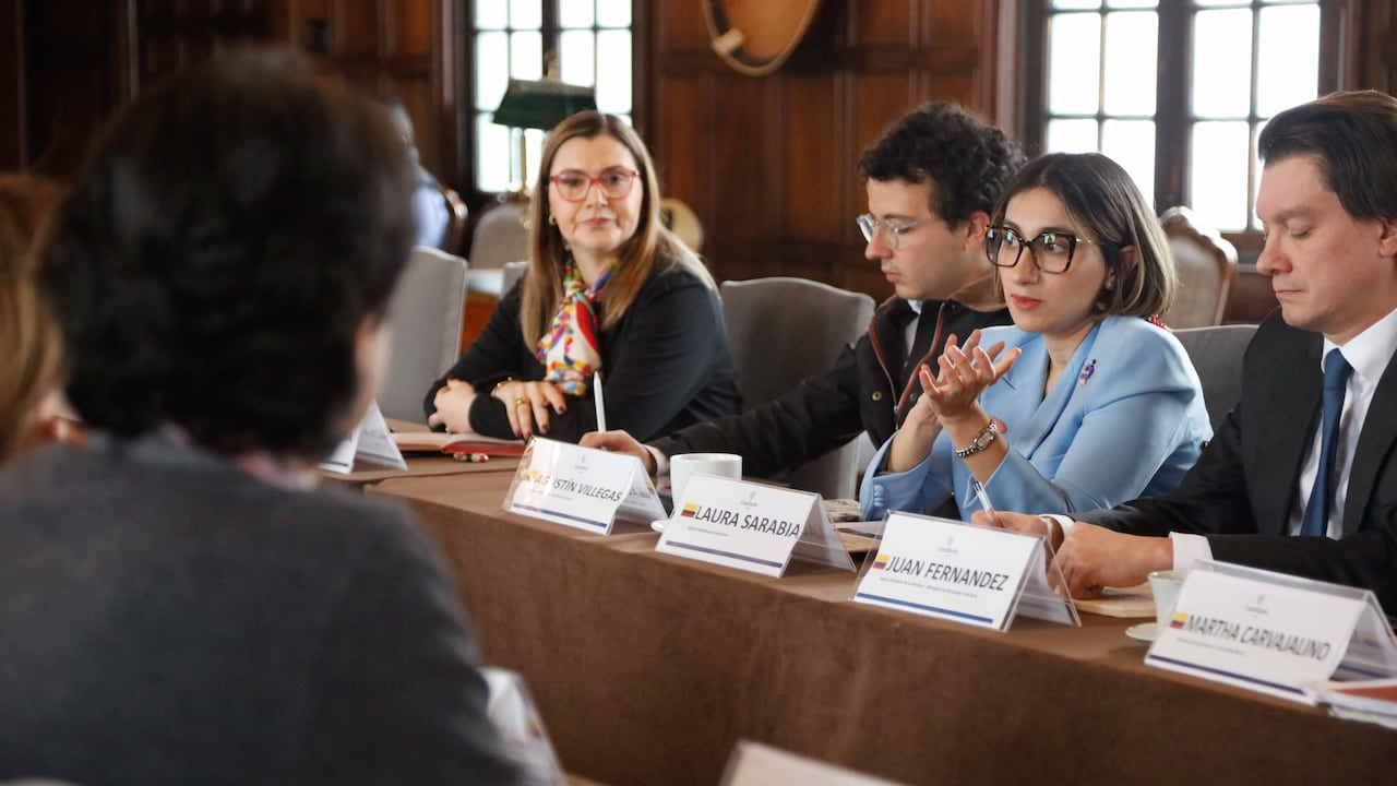 A instancias de la canciller, Laura Sarabia, se reunieron los representantes de los principales gremios del país con parte del equipo económico del Gobierno.