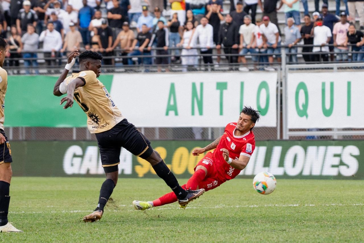 Así se vivió el partido entre Águilas Doradas y América de Cali por la fecha 12 de la Liga Colombiana.