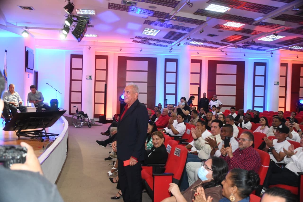 Homenaje al profesor DT Francisco Maturana por parte de la Escuela Nacional del Deportes. Foto José L Guzmán. EL País