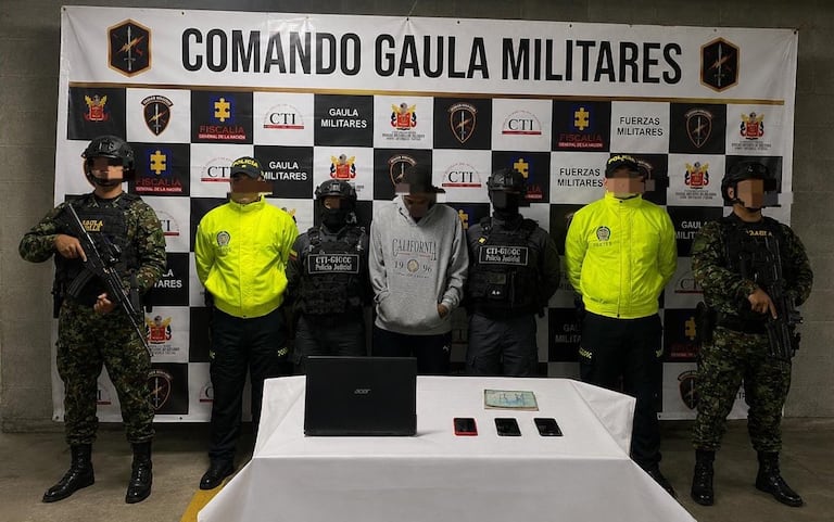 Alias ‘Piquiña’ fue capturado en Cali durante un operativo conjunto de las autoridades. Según las investigaciones, estaría vinculado a actividades de extorsión, inteligencia criminal y acciones armadas en el Valle del Cauca.