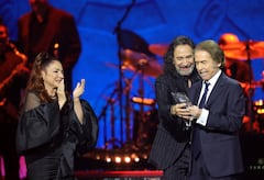 Raphael recibió un sentido homenaje en los Latin Grammy. Estuvieron presentes Gloria Estefan y Marco Antonio Solís.