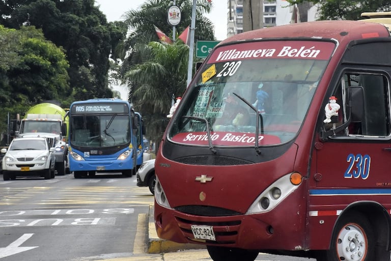 La posibilidad de renovación de la flota del Transporte Público Colectivo está amarrada a que acepten complementarse con el MÍO, para que así se pueda tener una lucha frontal contra la piratería, que actualmente moviliza 500.000 pasajeros por día.