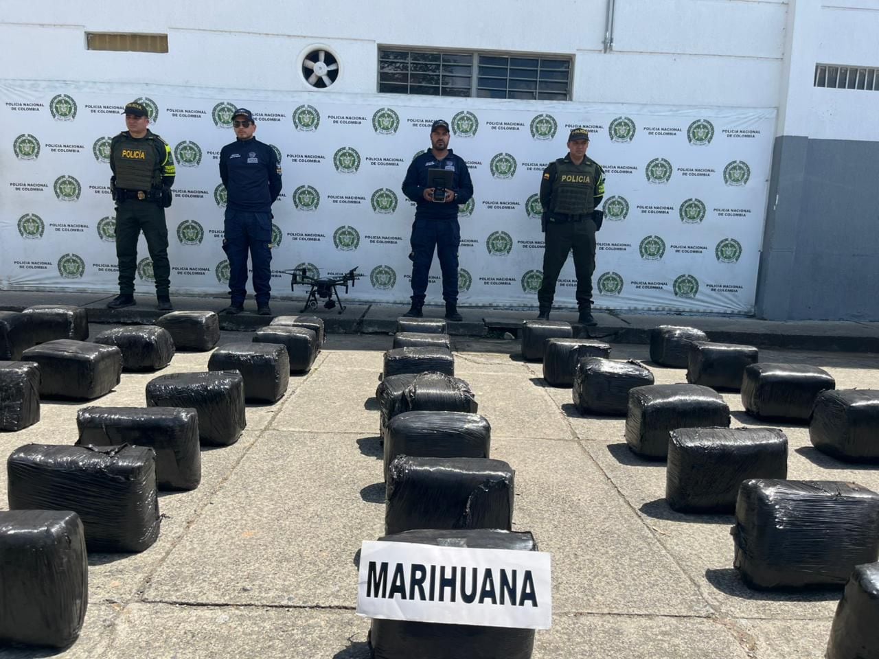 Incautación de Marihuana en la vía Cali - Andalucía.