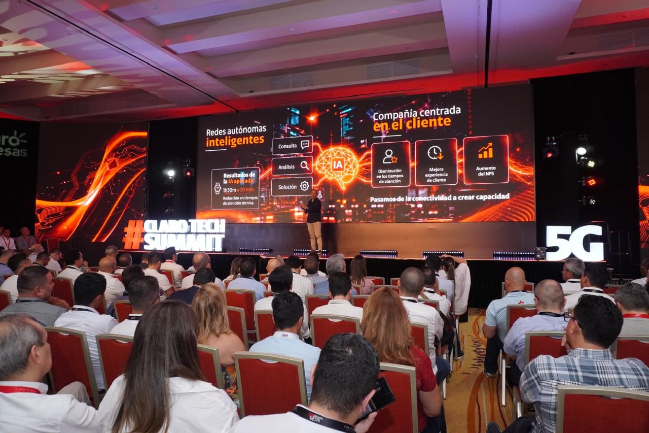 María Lorena Gutiérrez, presidente del Grupo Aval, y Rodrigo de Gusmao, presidente de Claro Colombia presentaron la nueva billetera virtual