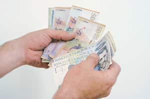 7 % fue el alza del salario mínimo que se decretó en el año 2017.