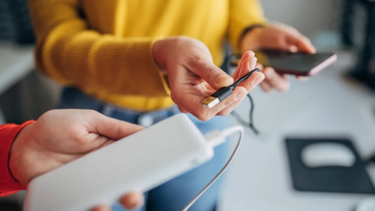 Aerolíneas de Asia, China y EE.UU, están prohibiendo la portabilidad y uso de estos elementos electrónicos en vuelos.