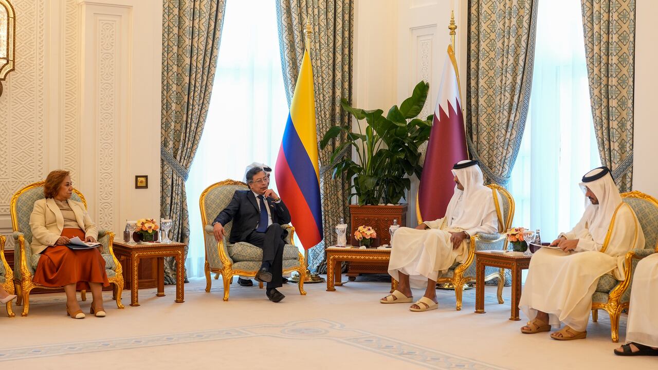 El presidente Gustavo Petro y el emir de Catar, Tamim bin Hamad Al Thani se reunieron en Doha.