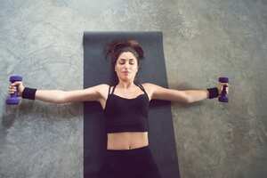 Ejercicio: Apertura con mancuernas