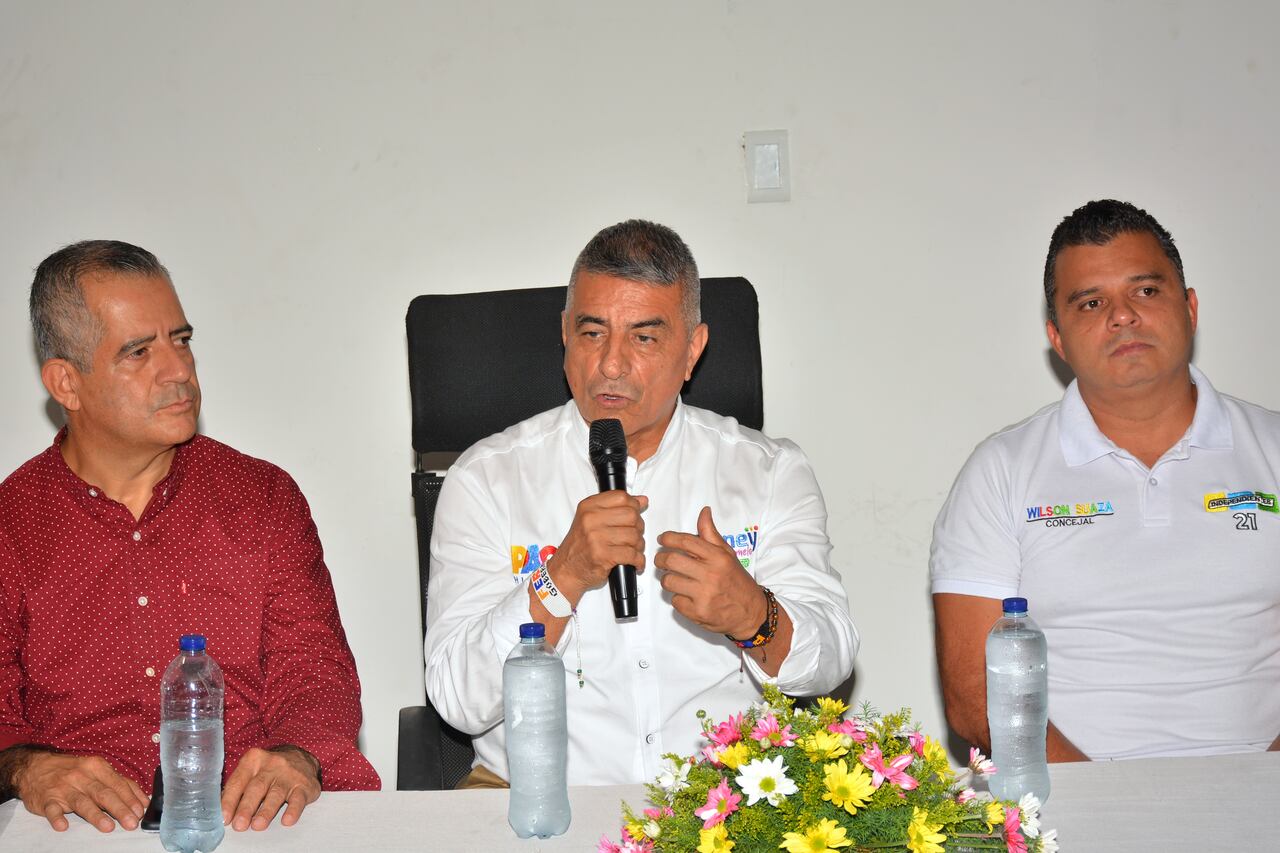 Anuncio de Ferney Lozano Camelo, candidato por el Pacto Histórico a la Gobernación del Valle del Cauca. Rueda de prensa en la sede de su campaña. No votar en blanco, en las elecciones como lo propone Tulio Gómez. Foto Jorge Orozco / El País.