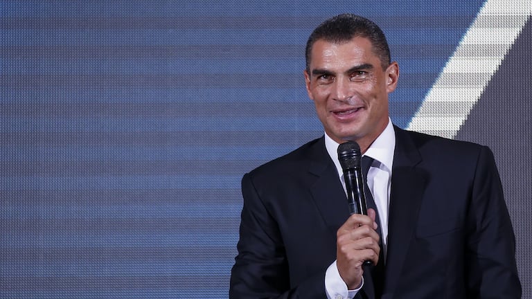 Faryd Mondragón hará su debut en uno de los grandes del país.