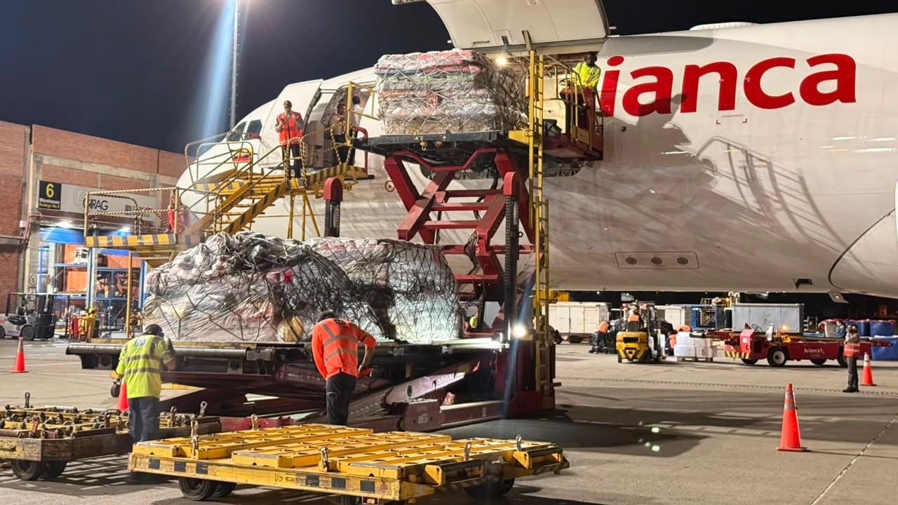 A Cali llegaron 50 toneladas de ayuda humanitaria desde El Salvador.